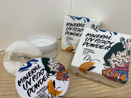 エトヴォスUV、ボディパウダーもあるんです☀