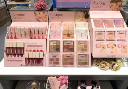 <営業中!>ついに入荷!dasique(デイジーク)