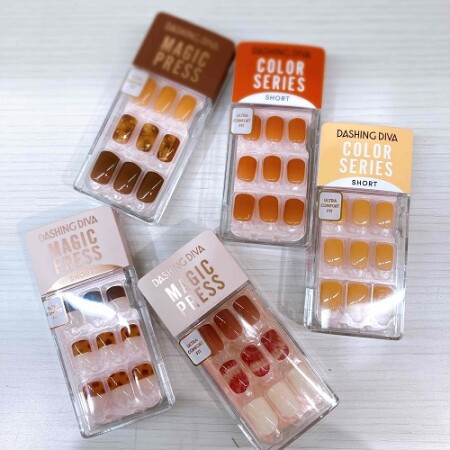 ダッシングディバ:秋の新作ネイルチップ入荷♡