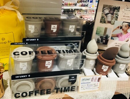 かわいい見た目でギフトにもおすすめ!アイムユニ♡メイクパフ